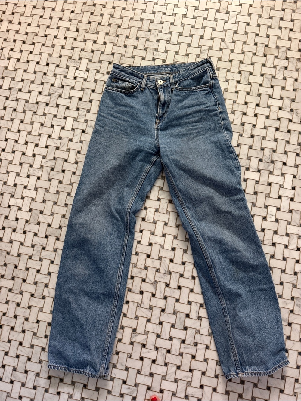 High-Rise Straight Leg Women's Jeans in Medium Blue